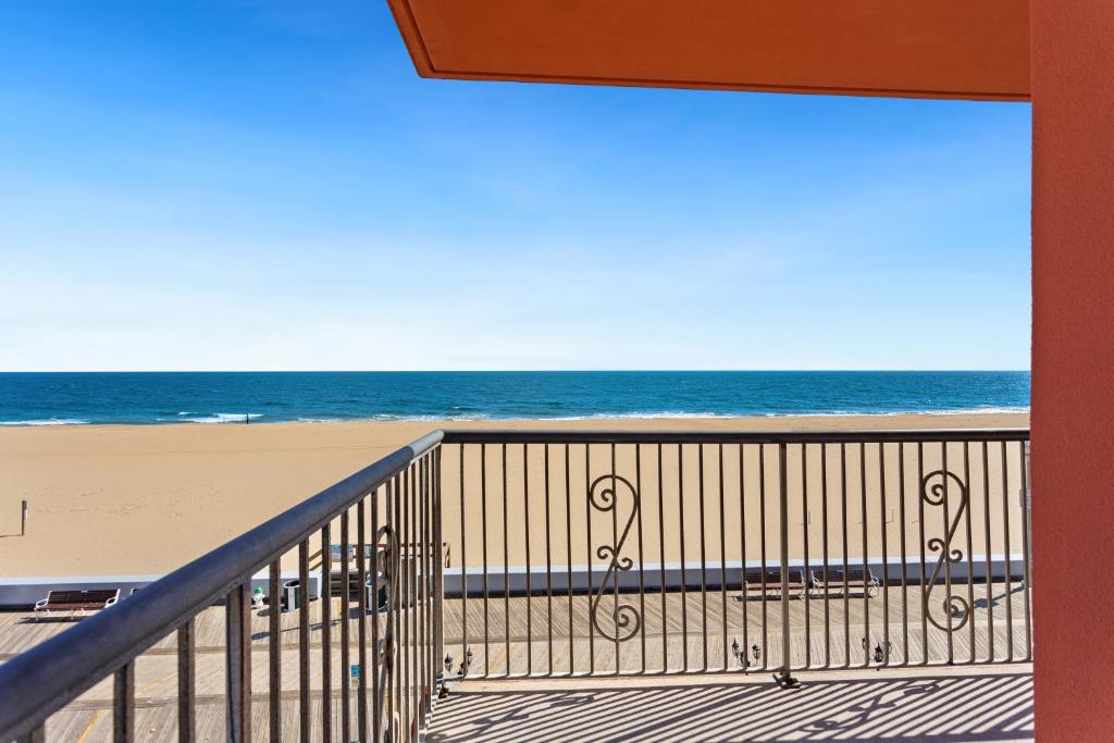 Americana Motor Inn on Boardwalk photo