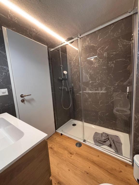 Luxuse Ferienwohnung Flüe 11 - Resim 11