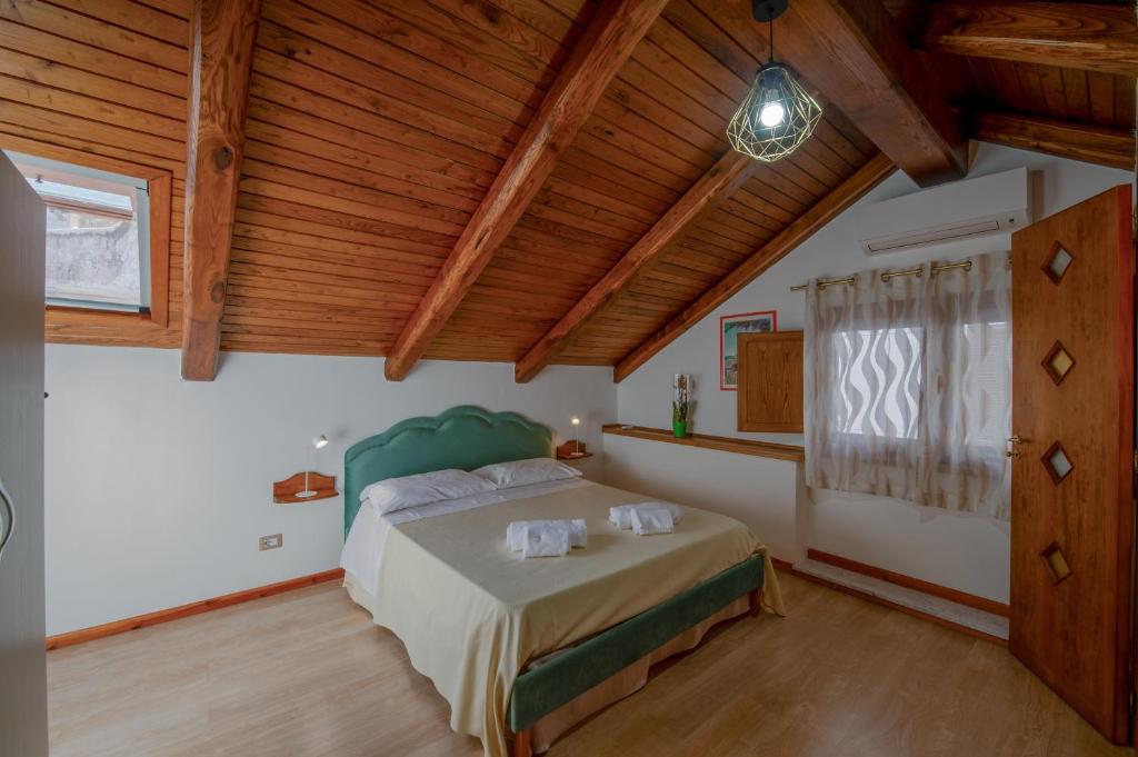 Maison Antica - One Step Away From the Sea - Two-Bedroom House