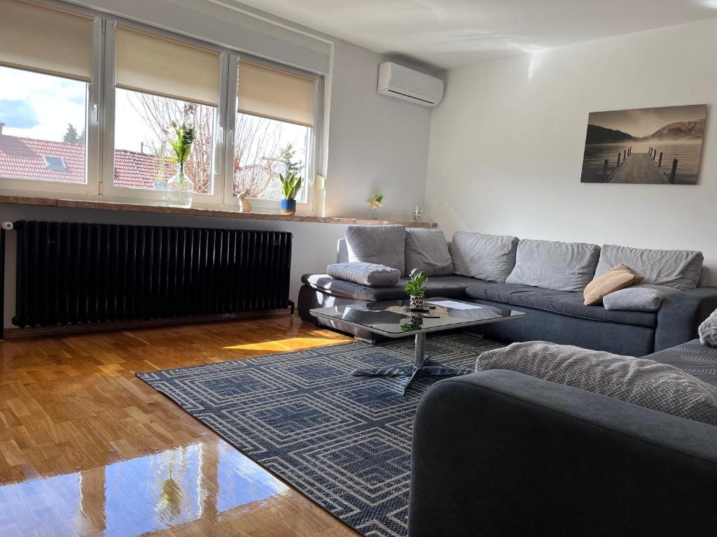 Posezení v ubytování Apartment Check In Zagreb Maksimir-free parking