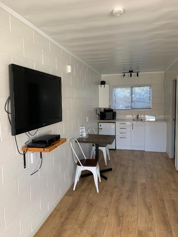 Kuchyň nebo kuchyňský kout v ubytování Wayfarer Motel