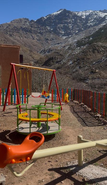 Herní místnost nebo prostor pro děti v ubytování Aux lumières du toubkal Light of Toubkal