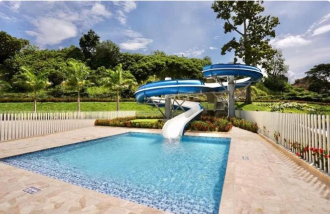 Πισίνα στο ή κοντά στο Luxury apartment citadela di sole , santafe de antioquia