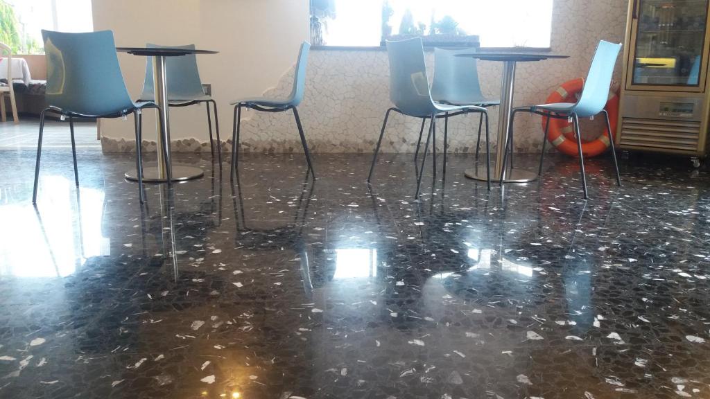 Fotografie z fotogalerie ubytování Hotel La Piroga v destinaci Calceranica al Lago