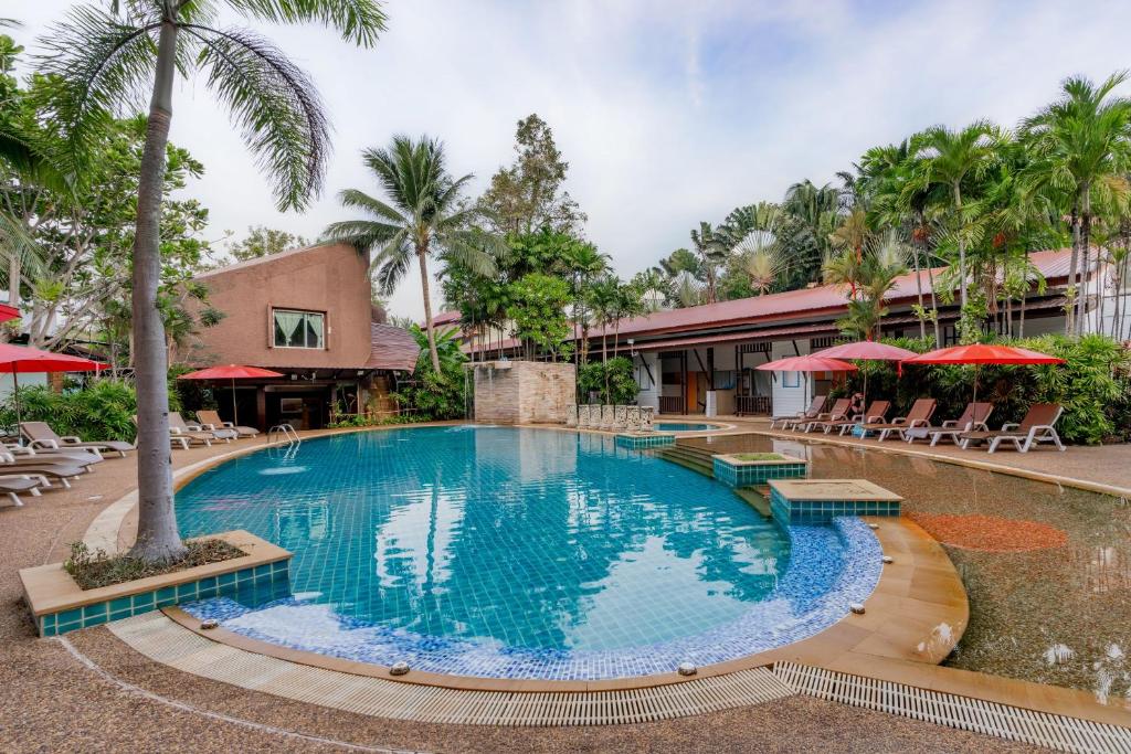 Bazén v ubytování Ao Nang Timber House nebo v jeho okolí