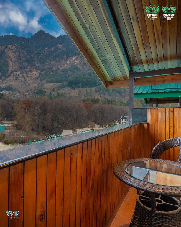 Nespecifikovaný výhled na hory nebo výhled na hory při pohledu z hotelu