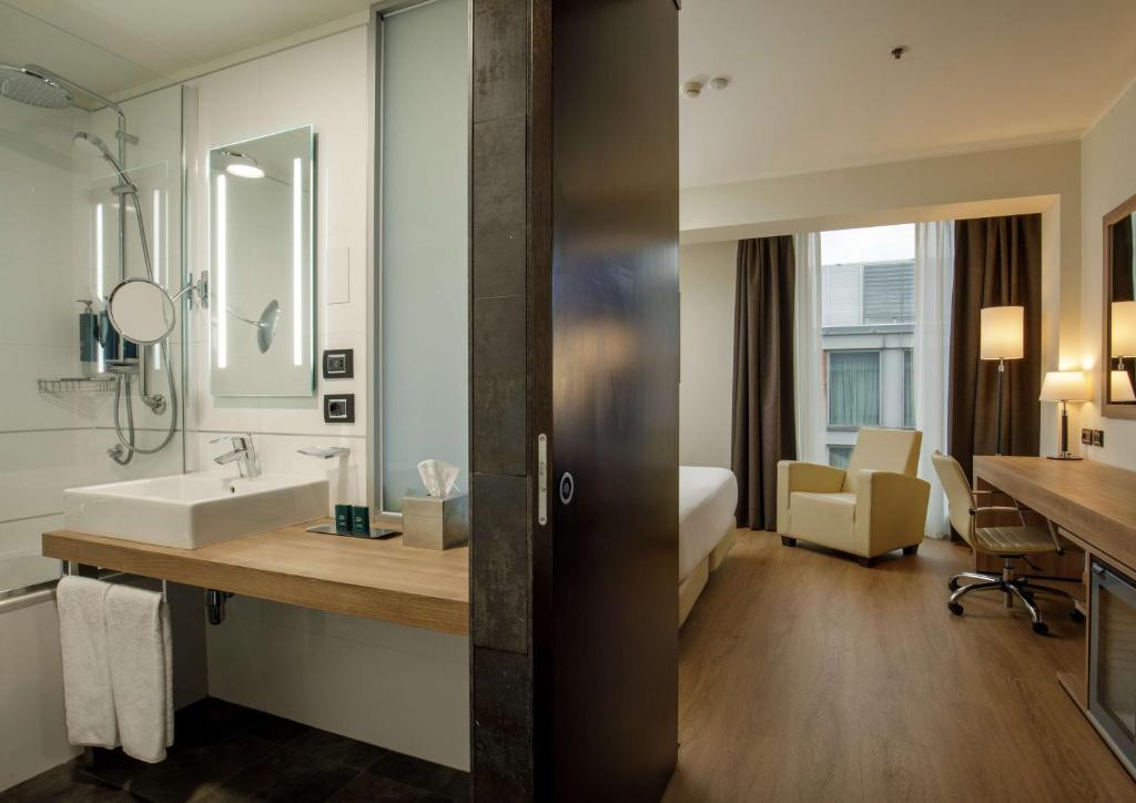 Koupelna v ubytování DoubleTree By Hilton Milan