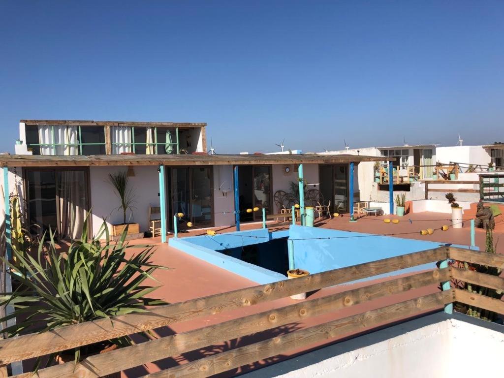 Bazén v ubytování Surf House Lodge nebo v jeho okolí