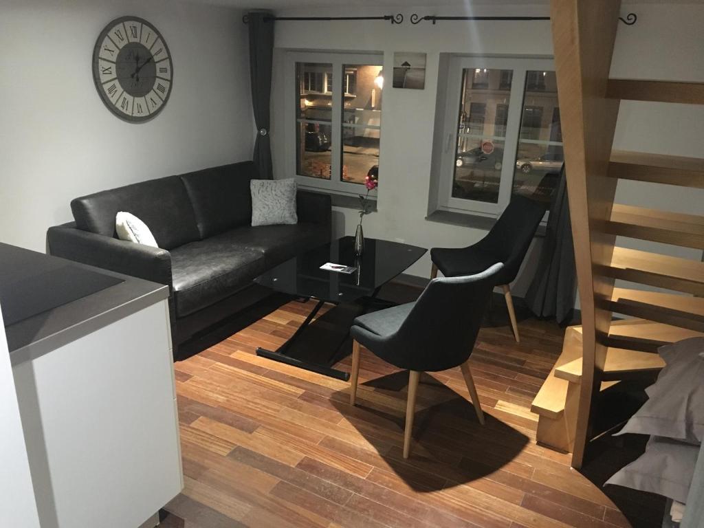 LITTLE PLAZA Appart'Hotel - Apartment With Terrace