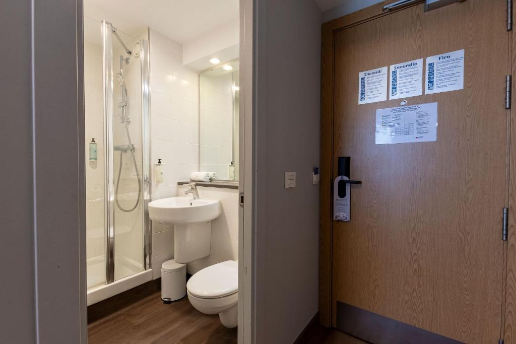 Travelodge Barcelona Poblenou - Resim 10