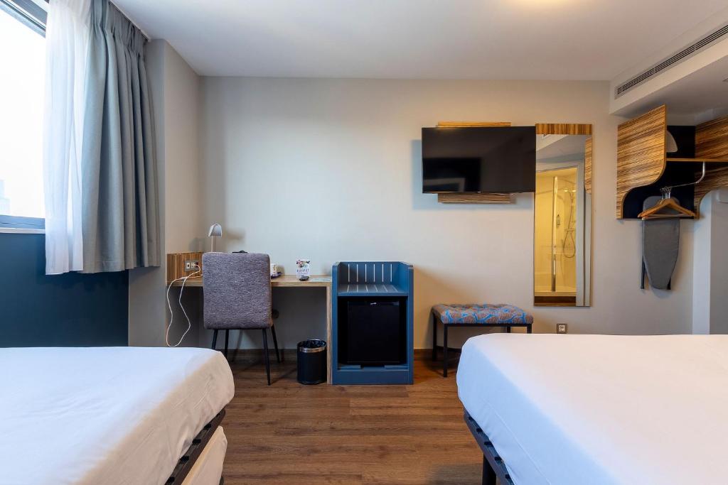 Travelodge Barcelona Poblenou - Resim 21