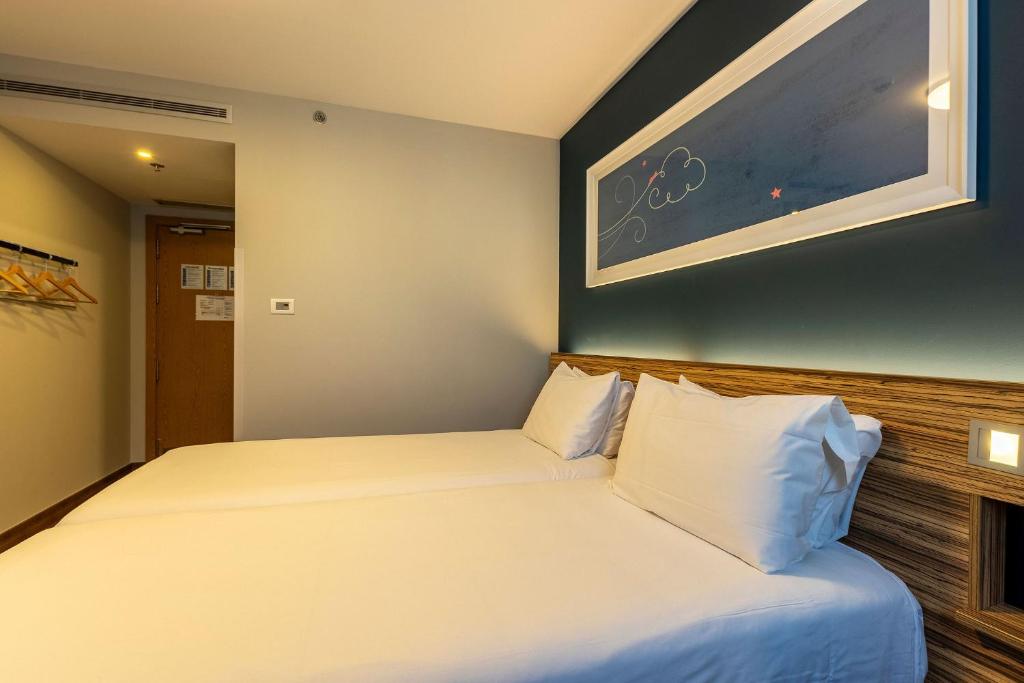 Travelodge Barcelona Poblenou - Resim 31