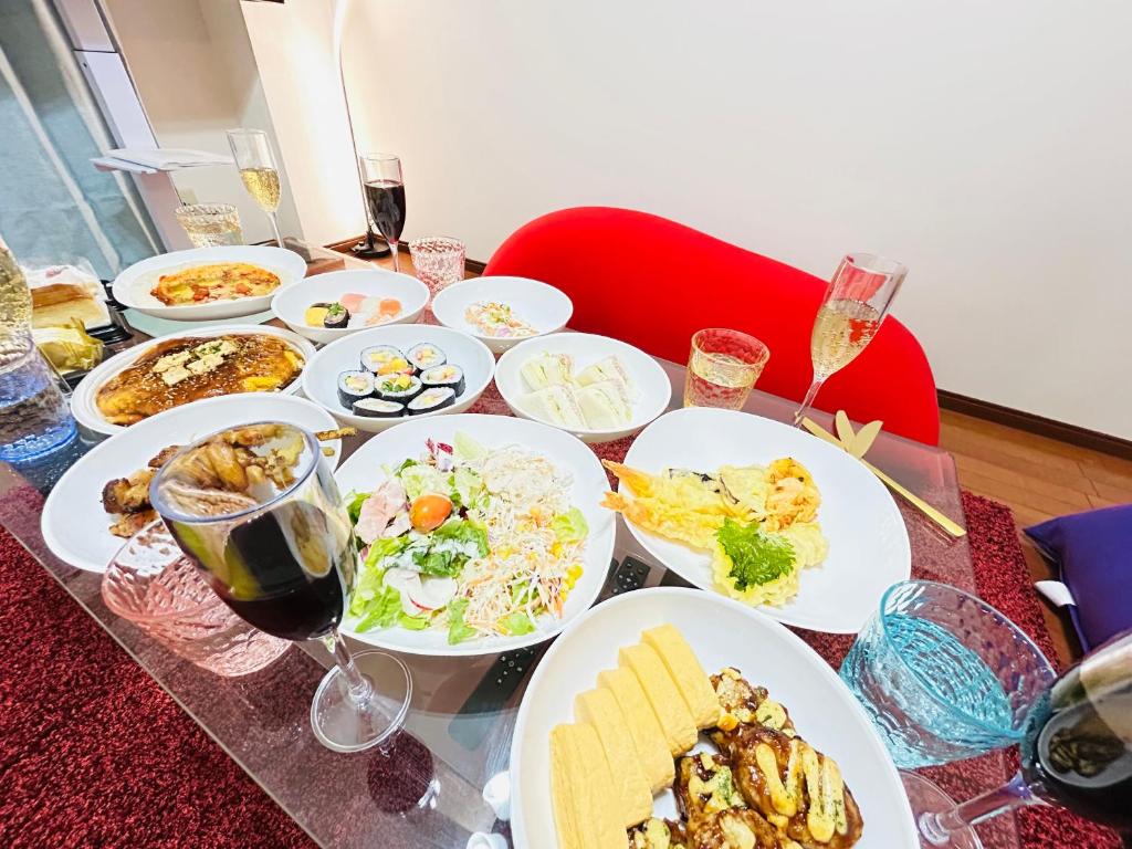 アパートメントの敷地内または近くでの食事または食べ物