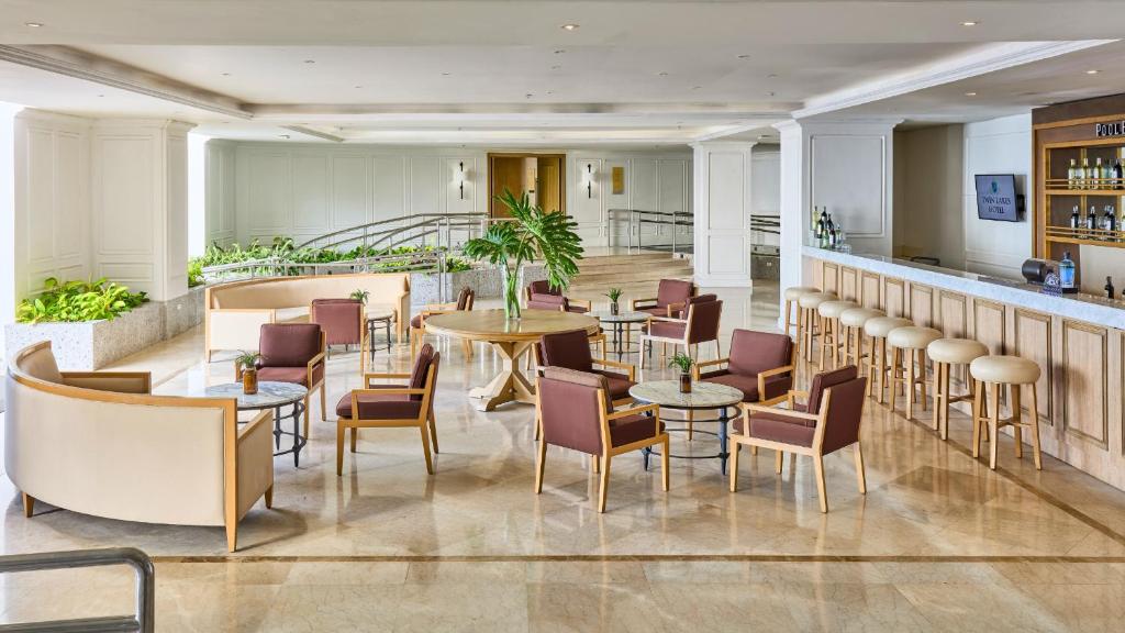 Posezení v ubytování Twin Lakes Hotel near Tagaytay