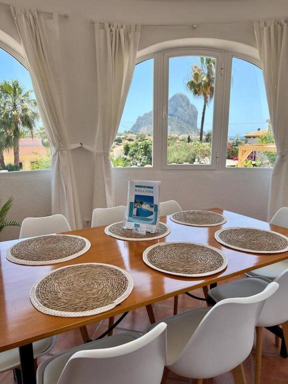 Zdjęcie z galerii obiektu Relaxdiversión en Villa Piscina bbq y cocina ext w mieście Calpe