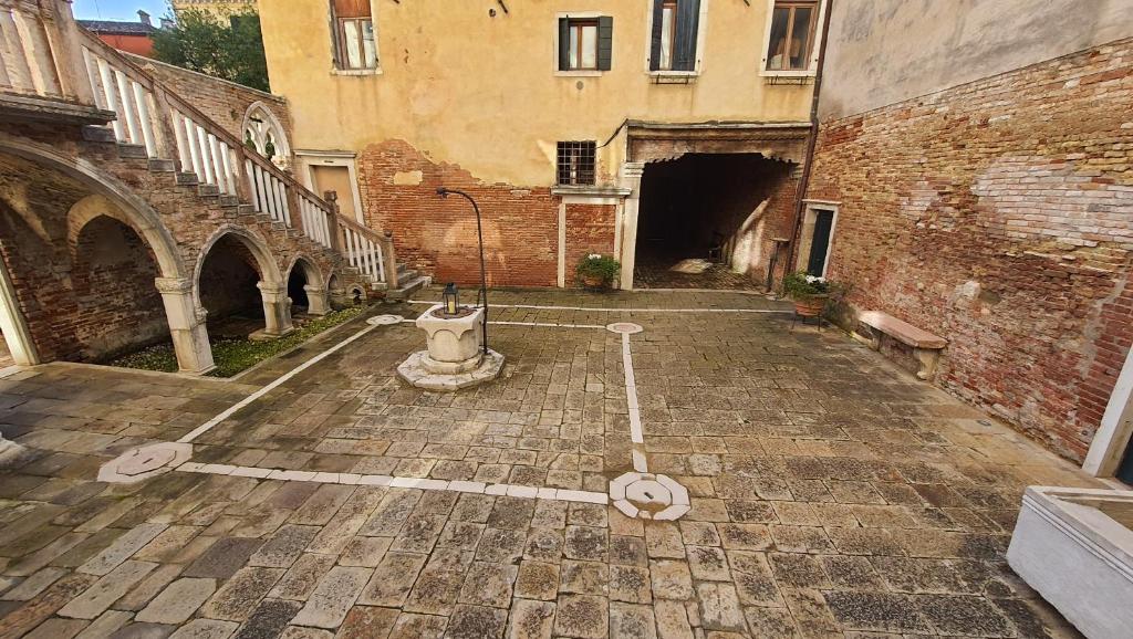 Palazzo Contarini Della Porta Di Ferro - Resim 17