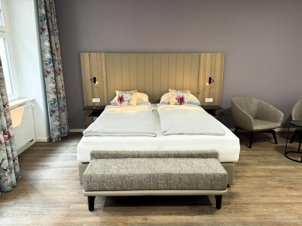 Hey! Halle - Dein Stadthotel - Triple Room