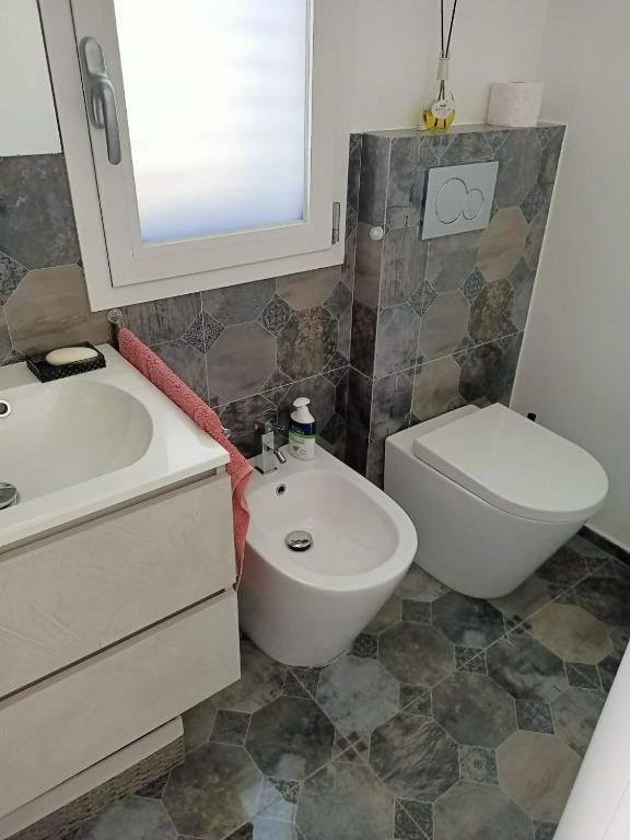 A bathroom at Scrusciu Do Mari