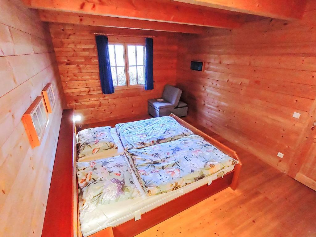 Postel nebo postele na pokoji v ubytování Holiday Home Haus Fries by Interhome