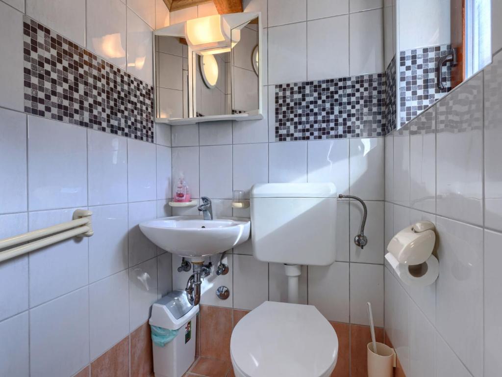 Kúpeľňa v ubytovaní Holiday Home Rotonda by Interhome