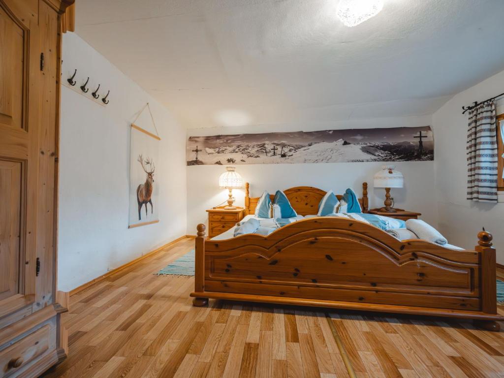 Postel nebo postele na pokoji v ubytování Holiday Home Alte Sahnealm by Interhome