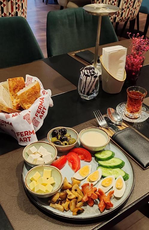 لابی و فضای عمومی فرما آرت بوتیک - تصویر ۵