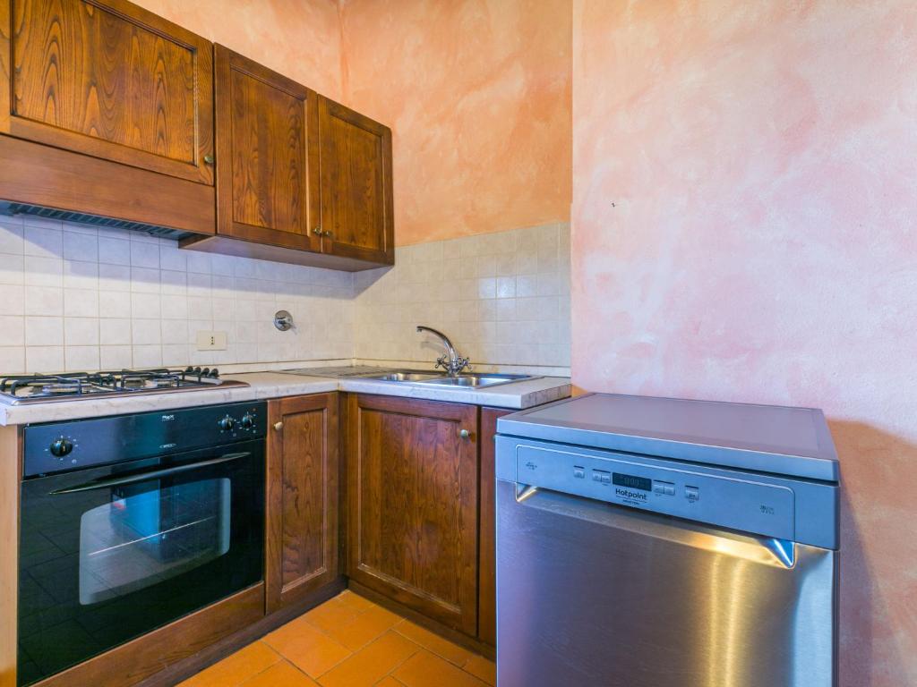 Kuchyň nebo kuchyňský kout v ubytování Apartment La Loggia by Interhome