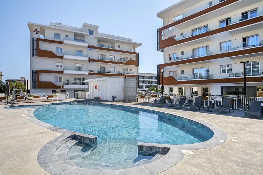 Modern & Stylish Pool 5 Min to Beach & MyMALL