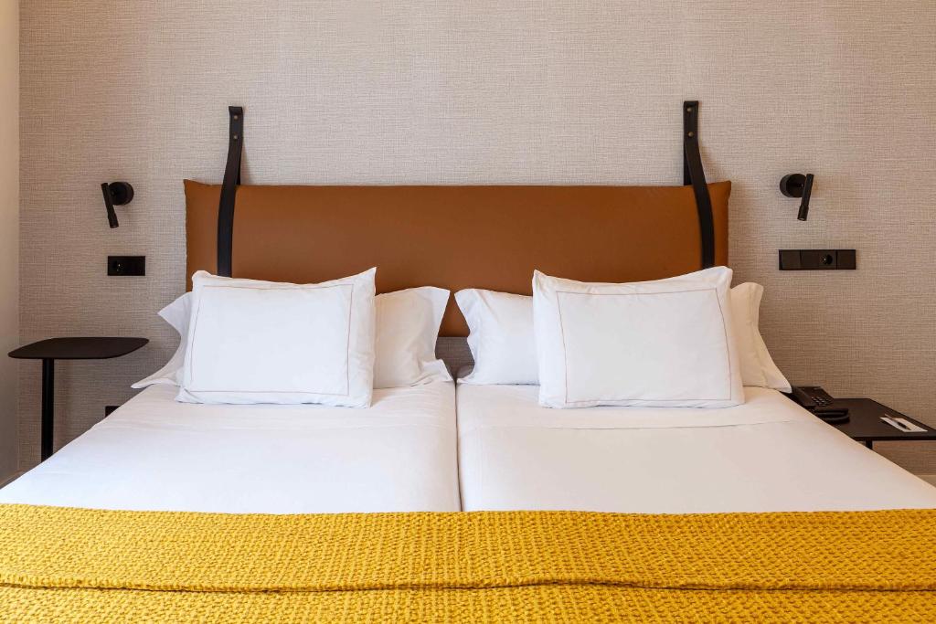 Suites Viena Plaza de España - Resim 16