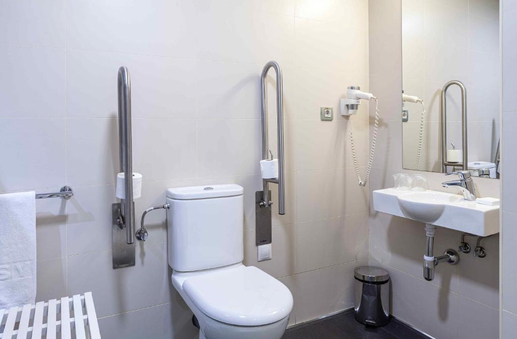 Koupelna v ubytování Suites Viena Plaza de España