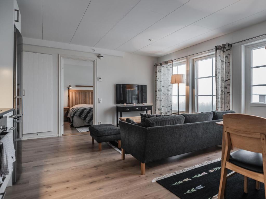 TV a/nebo společenská místnost v ubytování Apartment Trillevallen 1 by Interhome