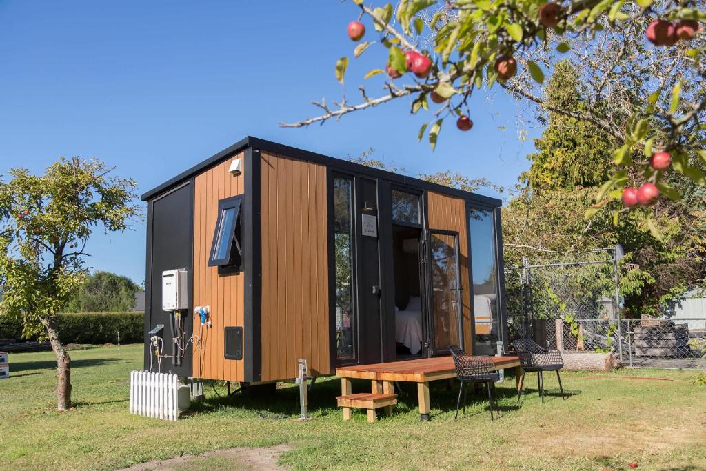 Applewood Cabin 1 by Tiny Away - Resim 2