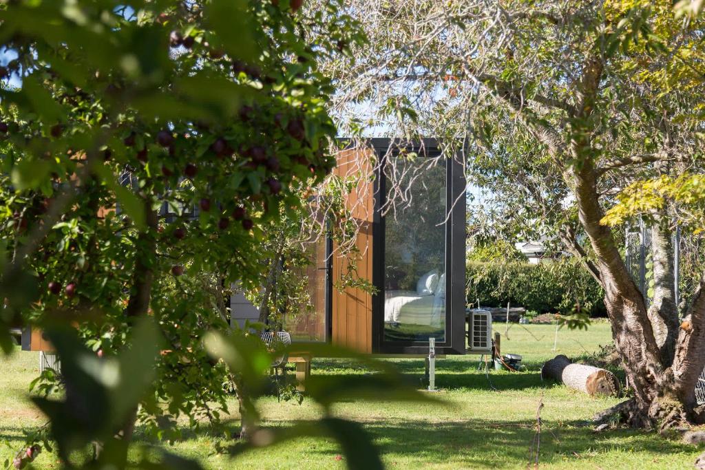 Applewood Cabin 1 by Tiny Away - Resim 5