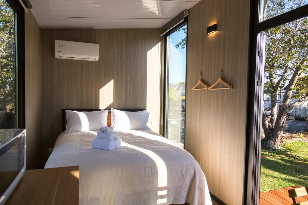 Applewood Cabin 1 by Tiny Away - Resim 8