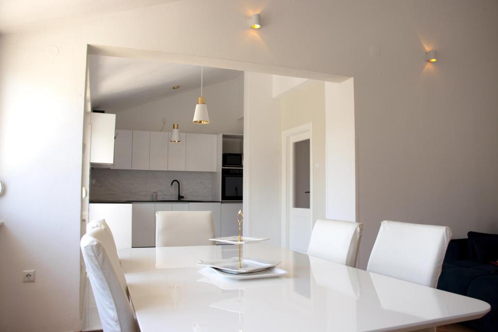 Pepi Apartments 4