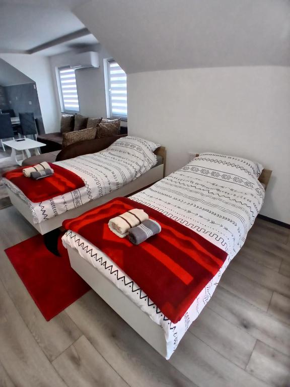 Postel nebo postele na pokoji v ubytování Apartman Eni