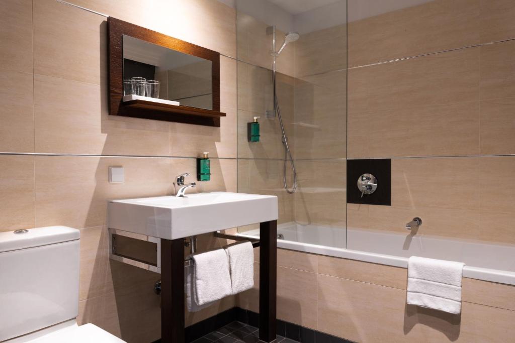 Koupelna v ubytování Hotel Adele am Alex