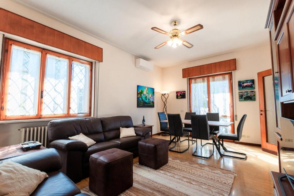 Χώρος καθιστικού στο Centa Home