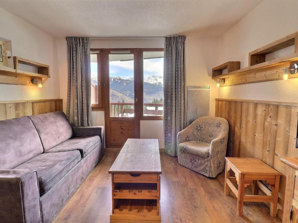 Posedenie v ubytovaní Appartement cosy à La Tania - 2 pièces, 4 pers, skis aux pieds, balcon, proche commerces - FR-1-182A-13