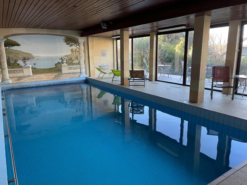 Bazén v ubytování Naturkost-Hotel Harz nebo v jeho okolí