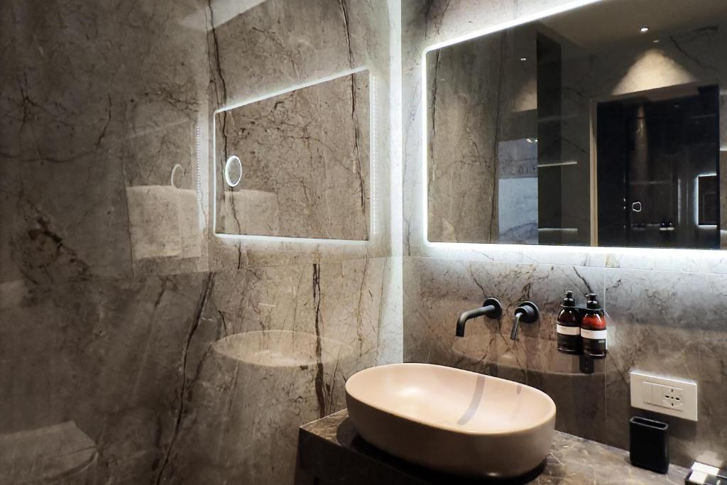 Koupelna v ubytování Donna Filomena Luxury Suites