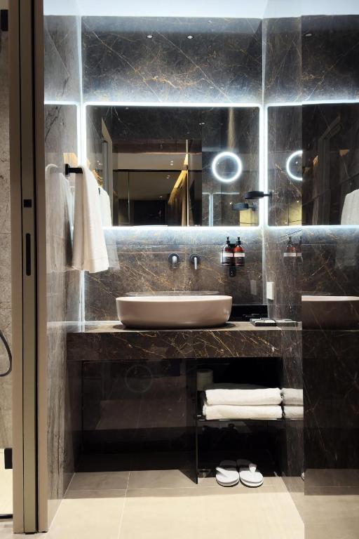 Koupelna v ubytování Donna Filomena Luxury Suites