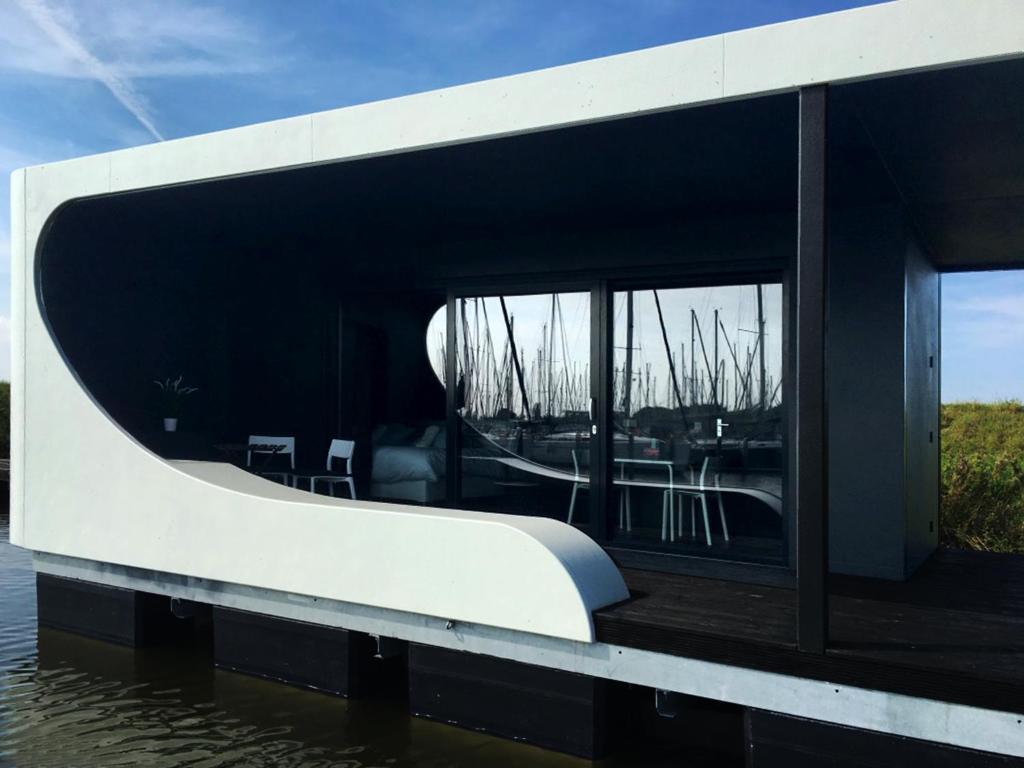 Andijk에 위치한 Wohnboot 'TinyFloat' in Andijk IJsselmeer에서 갤러리에 업로드한 사진