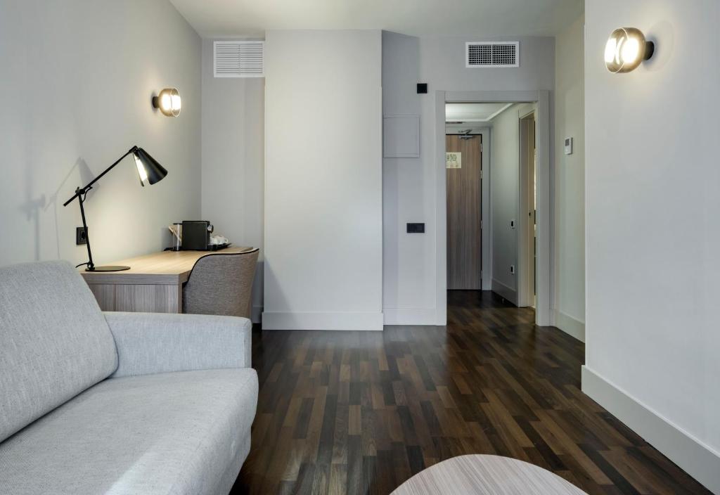 Ilunion Suites Madrid - Resim 34