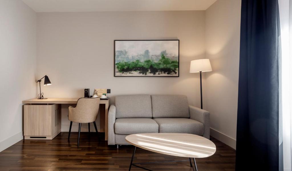 Ilunion Suites Madrid - Resim 36