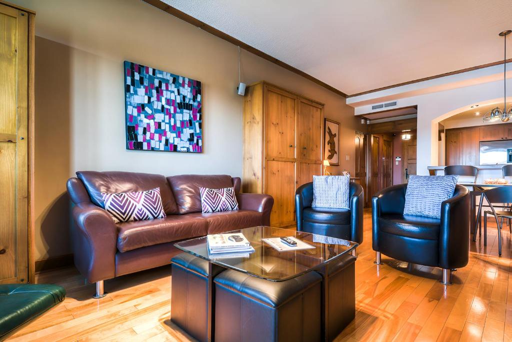 Posezení v ubytování Luxurious Equinoxe Ski-in/Ski-out