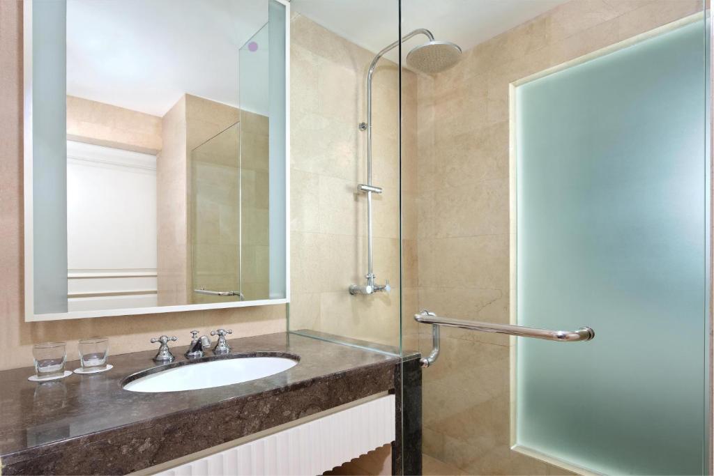 Phòng tắm tại Four Points by Sheraton Bandung