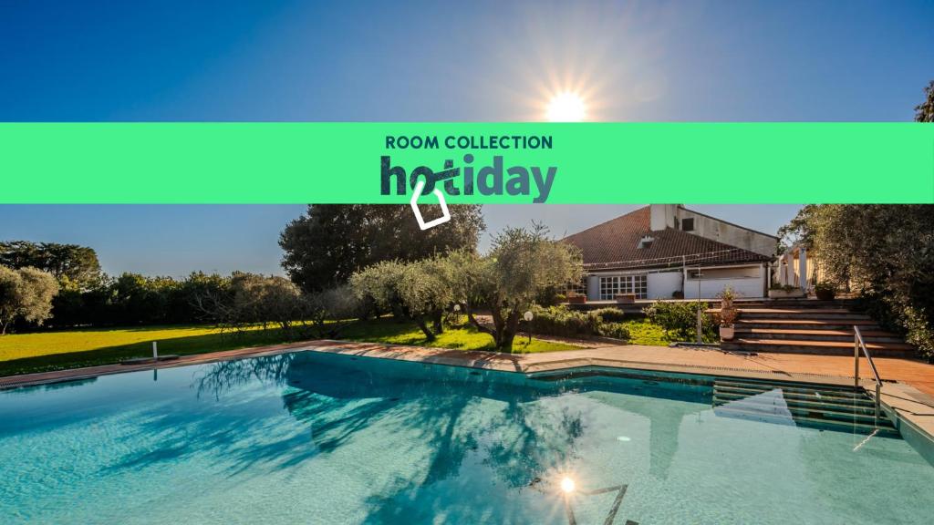 サルザーナにあるHOTIDAY Room Collection - Sarzanaのスイミングプールのイメージ
