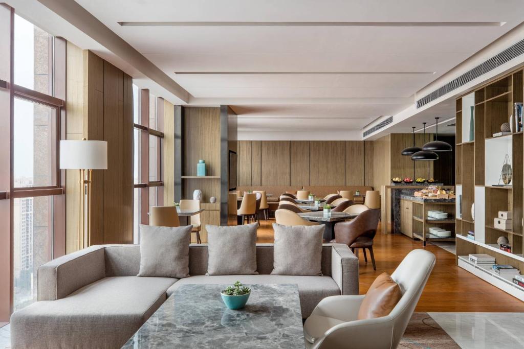 Posezení v ubytování Courtyard by Marriott Shunde Longjiang, Near Furniture Fair