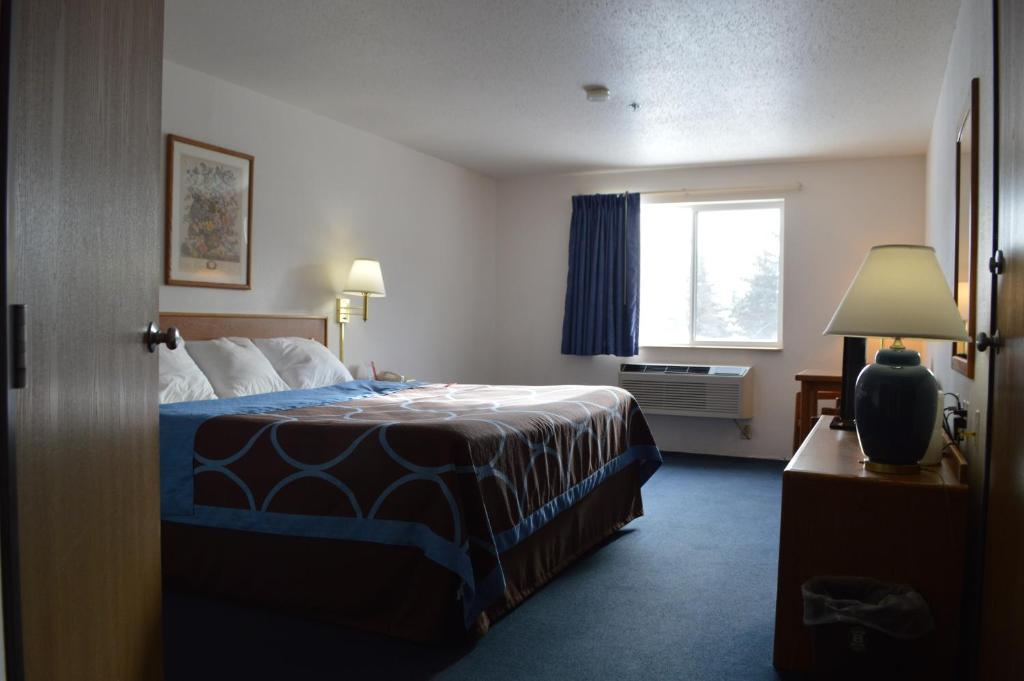 Super 8 by Wyndham Park Rapids - Quarto Queen - Não Fumador